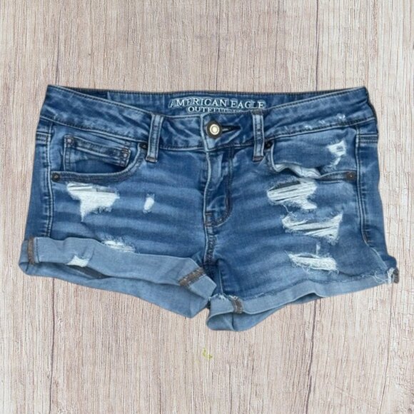 American Eagle Super Low Rise Shortie Denim Booty Cut Off Shredded Shorts Size 6 - Picture 2 of 10
